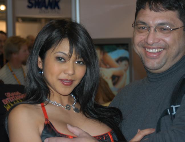 Mika Tan at AVN 2005 (6).jpg. 