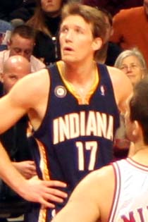 Dunleavy in 2009 with Indiana Mike Dunleavy Jr vs Bulls December 2009.jpg