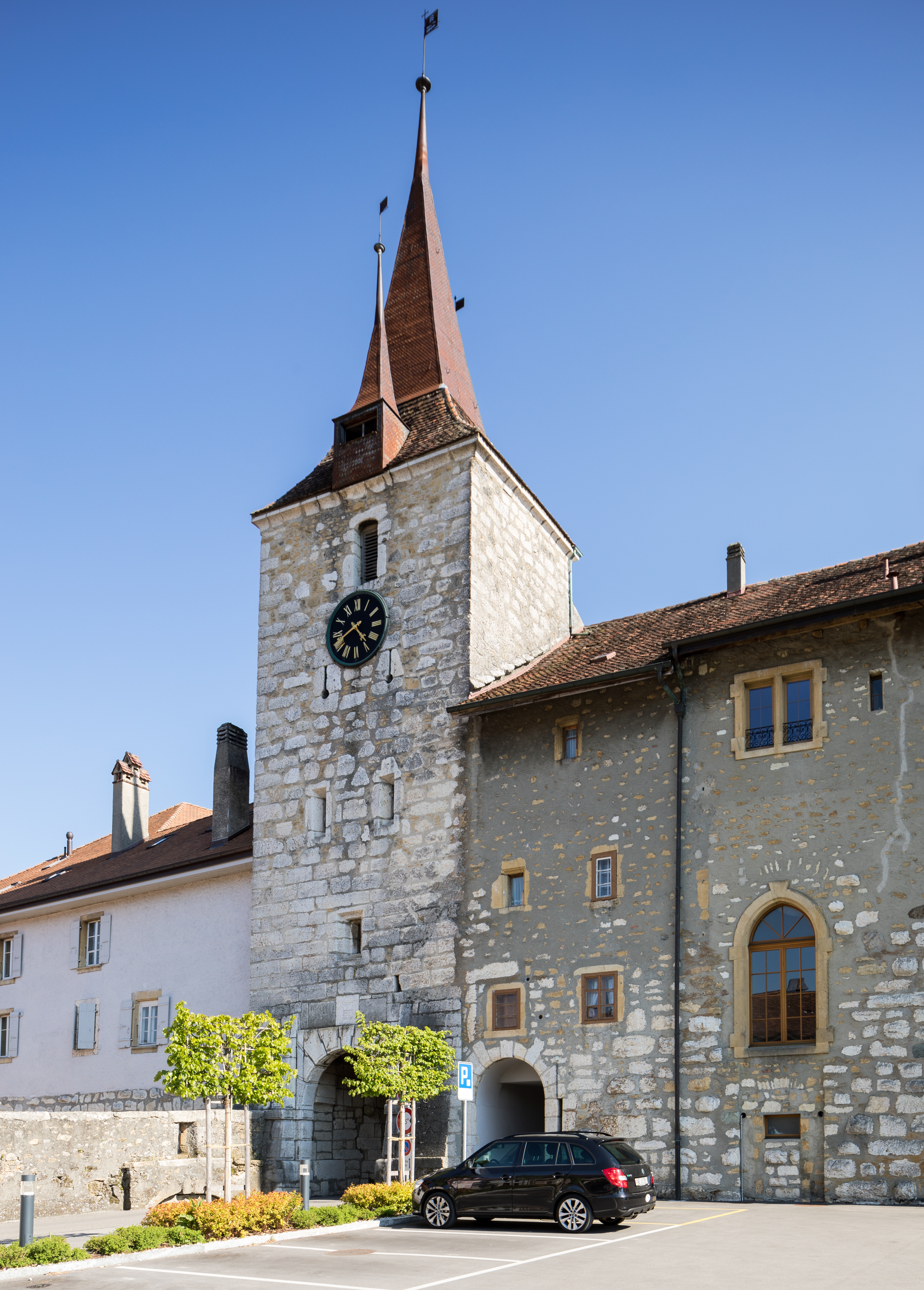 Nordturm, auch Uhrturm in Le Landeron.jpg. 