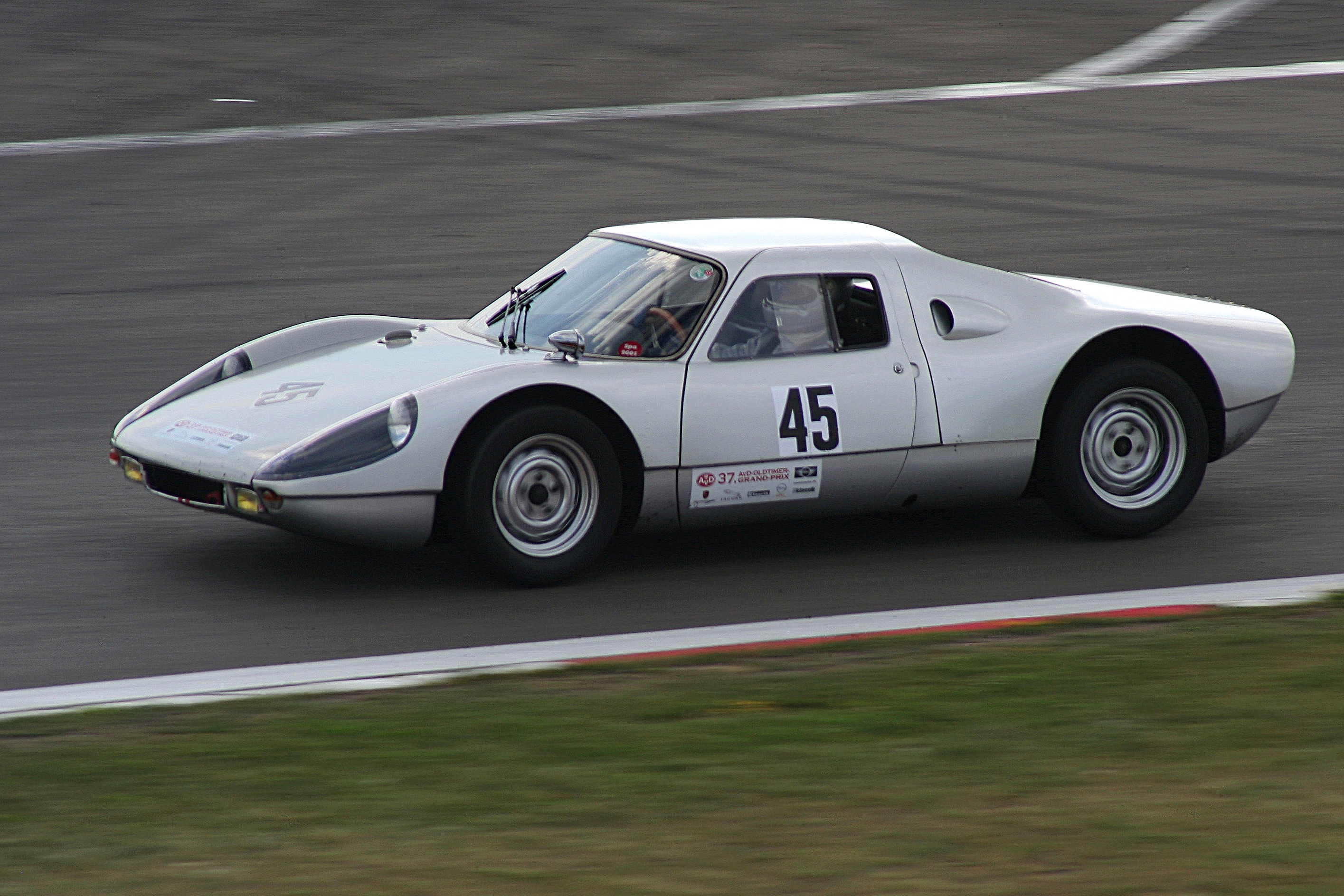 ファイル:Porsche 904, Baujahr 1964 (2009-08-07 Sp).JPG - Wikipedia