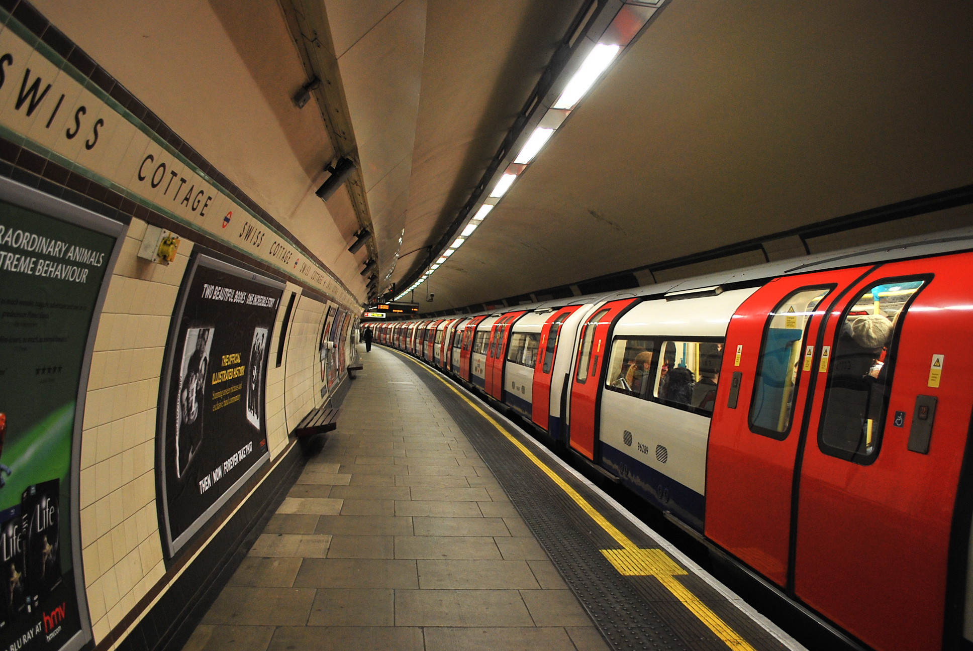 File Swiss Cottage Tube Station North London Jpg Wikimedia Commons