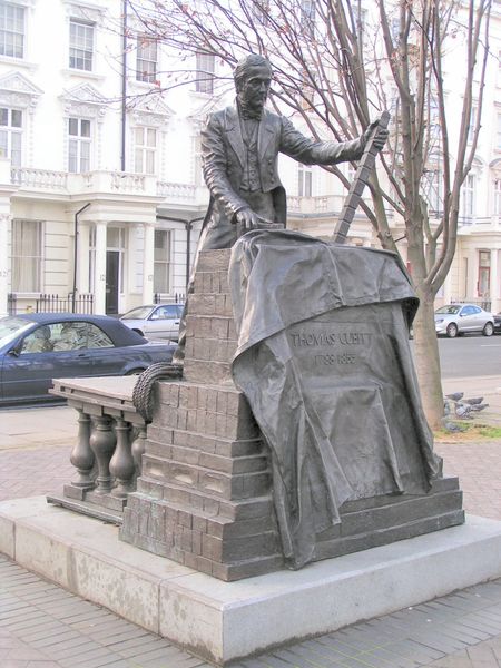 File:Thomas Cubitt Statue.jpg