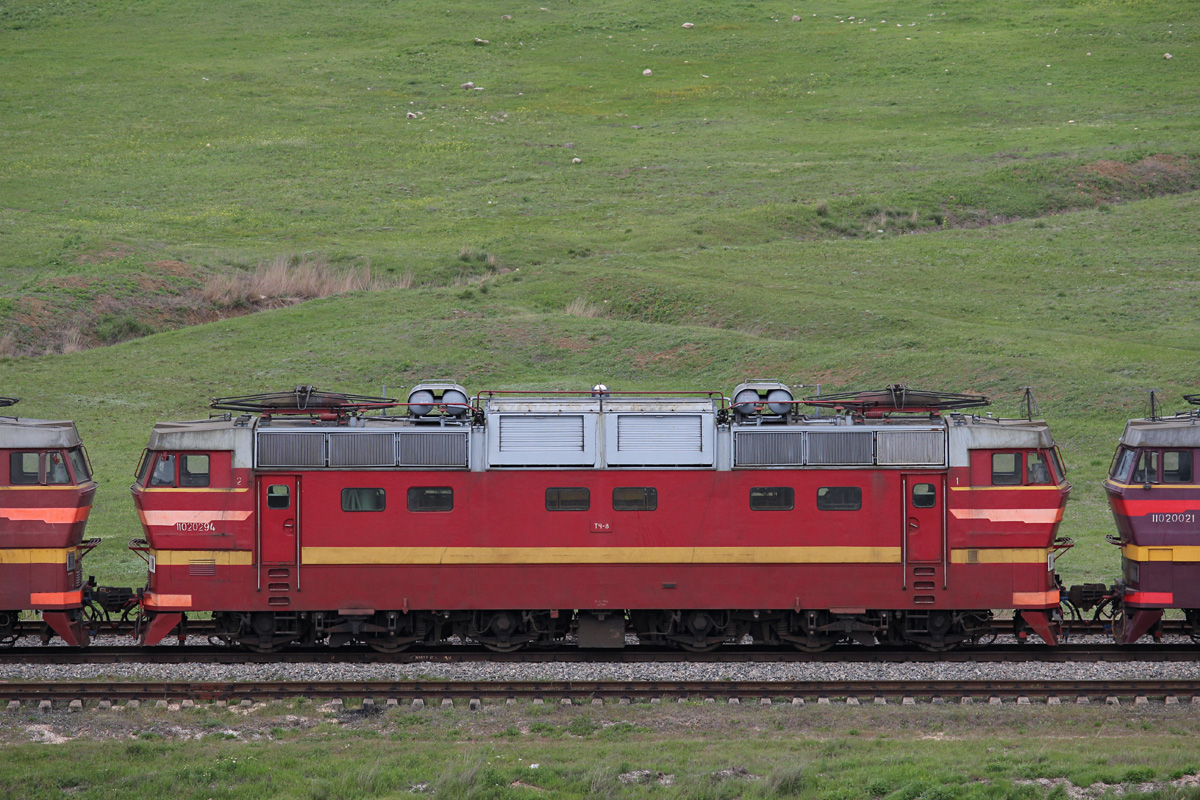 File:ЧС2Т-1029, Крым, станция Керчь-Южная (Trainpix 156156).jpg - Wikimedia  Commons