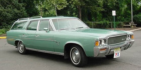 File:1971 AMC Ambassador wagon green NJ.jpg