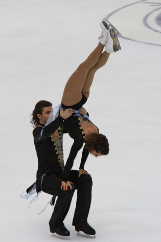 File:2009 NHK Trophy Dance - Anna ZADOROZHNIUK - Sergei VERBILLO - 6587a.jpg