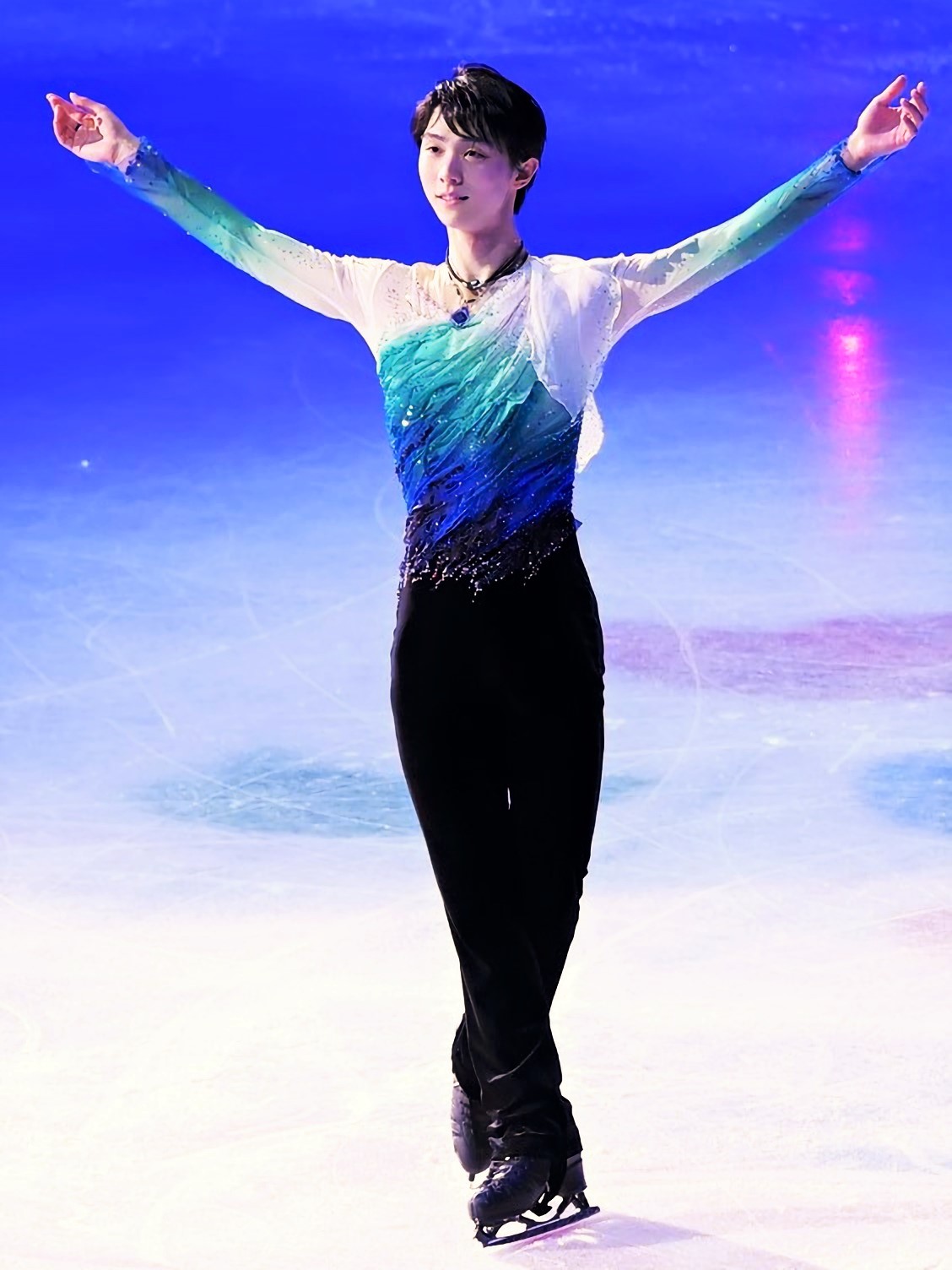 Hanyu at the victory ceremony of the 2017 World Championships in Helsinki