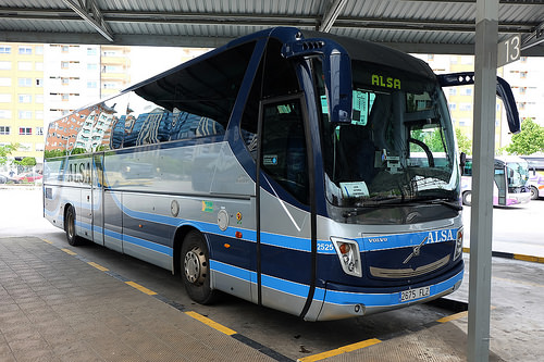 File:Autobús Alsa.jpg - Wikimedia Commons