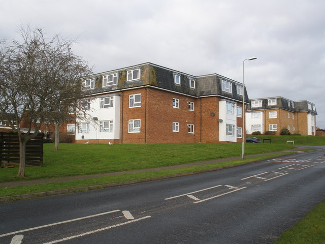 File:Blocks of flats, on Dinan Way, Exmouth - geograph.org.uk - 1075851.jpg