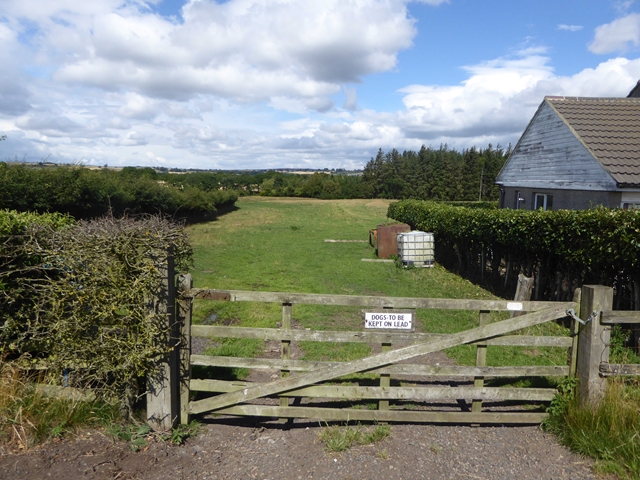 File:Bridleway at Colliery Farm - geograph.org.uk - 5867911.jpg