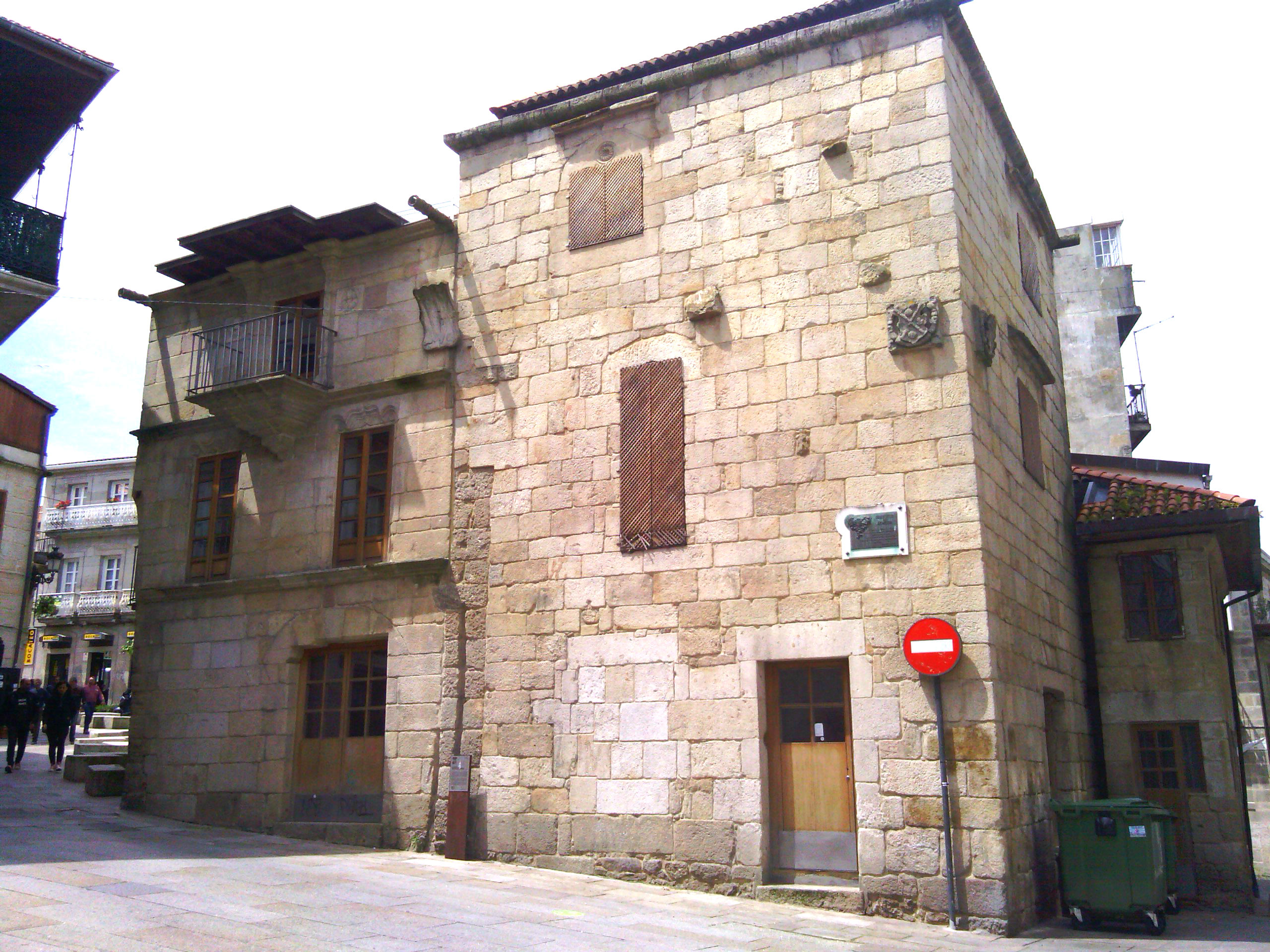 Conjunto donde se encuentra la [[Casa Torre de Ceta y Arines