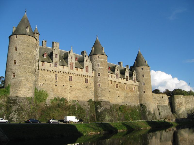 File:ChateaudeJosselinW.jpg