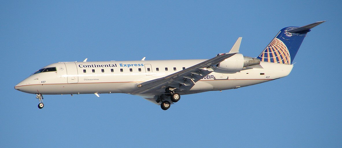 File Chautauqua Airlines Crj 0 Jpg Wikimedia Commons