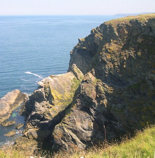 File:Cliffs at Hudder Cove - geograph.org.uk - 35172.jpg