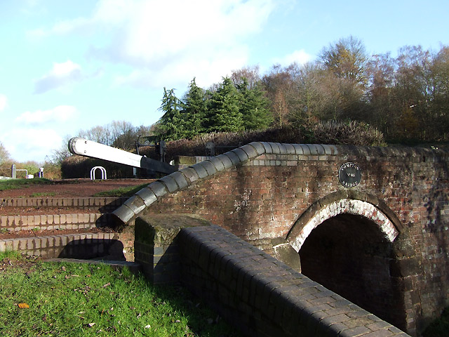 File:Compton Bridge (No 60), Staffordshire and Worcestershire Canal - geograph.org.uk - 623157.jpg