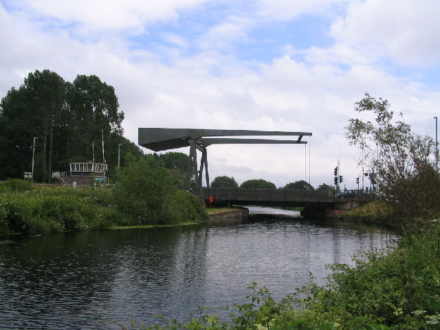 File:Countess Wear Bridge - geograph.org.uk - 23531.jpg