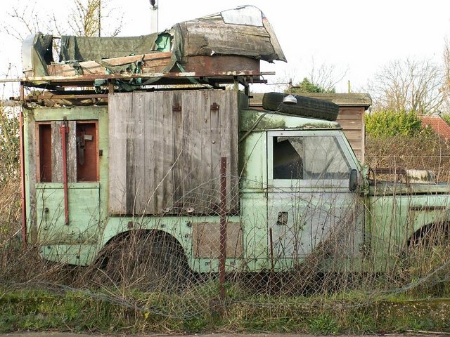 File:Dual Fuel Vehicle! - geograph.org.uk - 382339.jpg