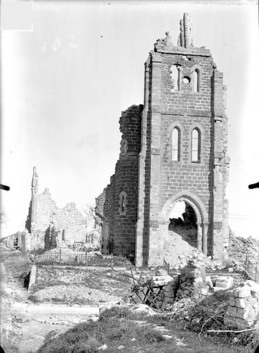 File:Eglise Saint-Rémi - Ensemble ouest - Ville-sur-Tourbe - Médiathèque de l'architecture et du patrimoine - APMH00022408.jpg