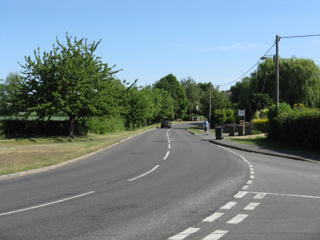 File:Entrance To Folksworth - geograph.org.uk - 1334833.jpg