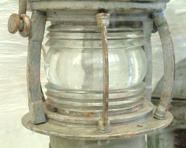 File:Fresnel lampe.jpg - Wikimedia Commons