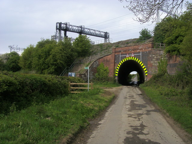 File:Heading under the West Coast Main Line - geograph.org.uk - 1988343.jpg