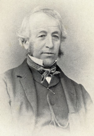 File:Hitchin-lucas-portrait small.jpg