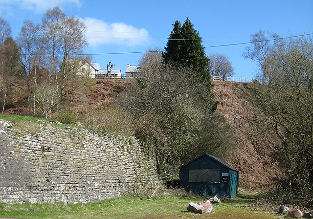 File:Houses perched above Valley Road, Cinderford - geograph.org.uk - 759952.jpg