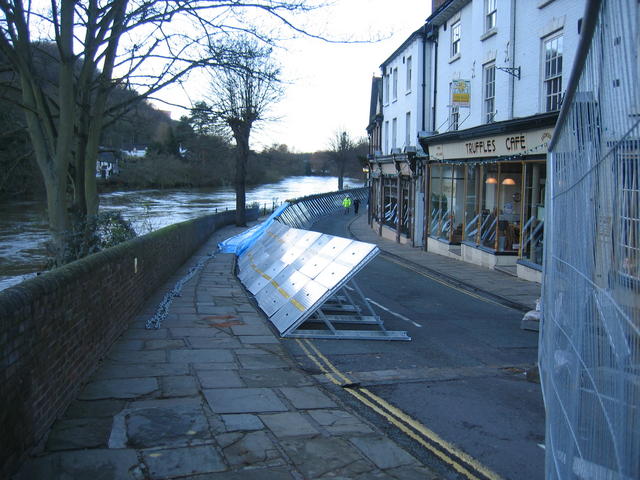 File:Ironbridge flood defences - geograph.org.uk - 292033.jpg