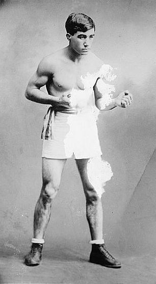<span class="mw-page-title-main">Johnny Dundee</span> American boxer (1893–1965)