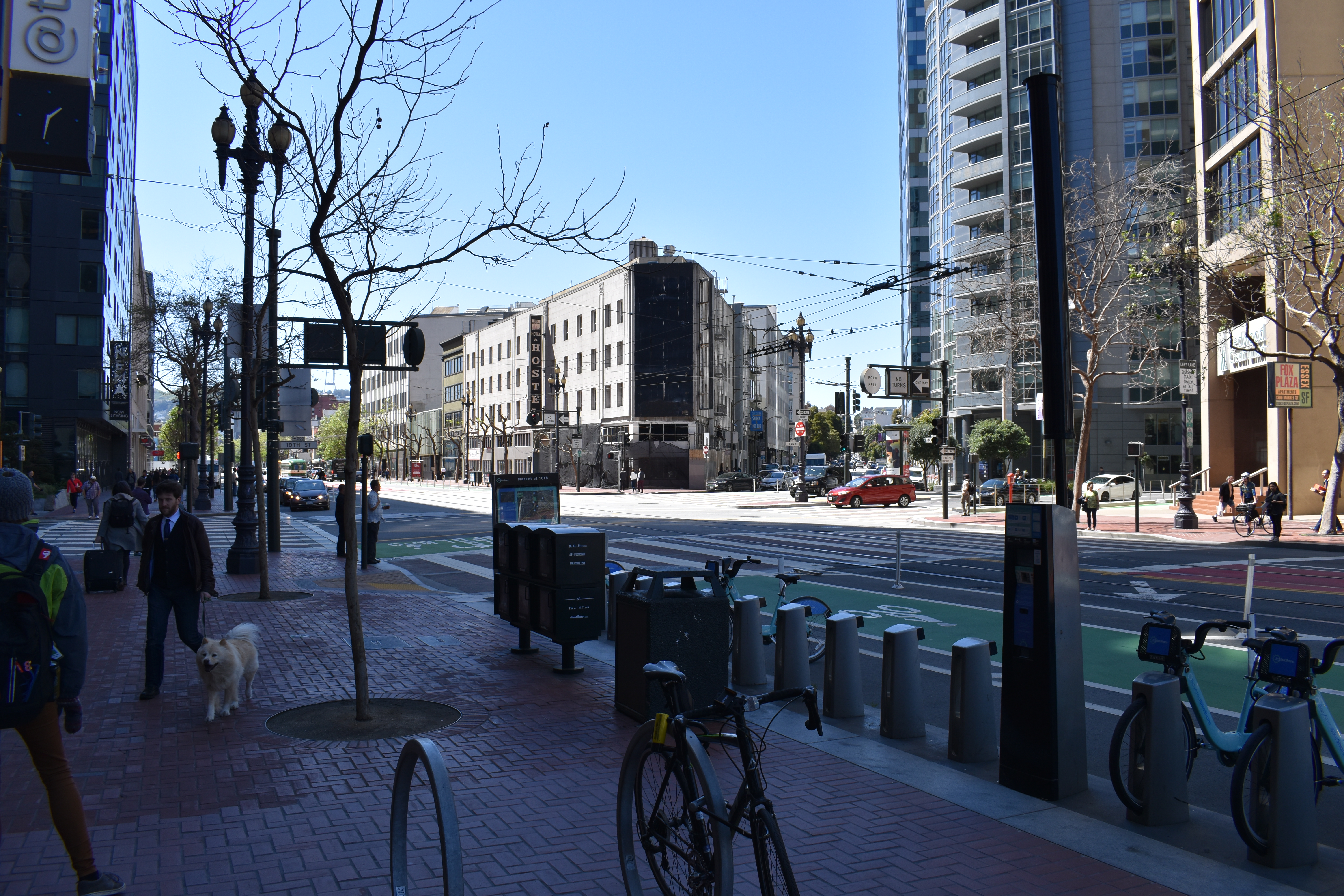 Маркет улица. Маркет стрит Сан Франциско. Market Street San Francisco. Палатки на улицах Сан-Франциско.