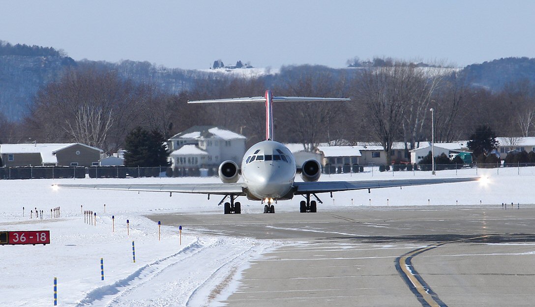 Northwest Airlines DC-9 (380028571).jpg