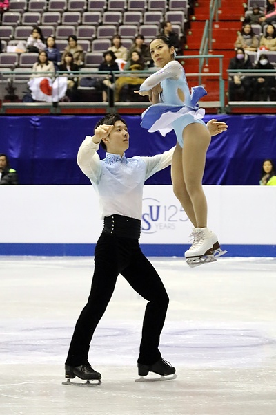 File:Photos – Junior World Championships 2017 – Pairs (Riku MIURA Shoya ICHIHASHI JPN – 13th Place) (8).jpg