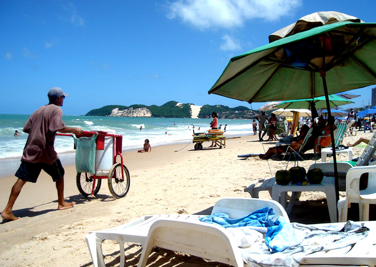 File:Praia Ponta Negra.jpg