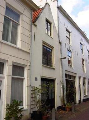 Hoe gaan naar Korte Wijngaardstraat 2, 2011 RN Haarlem met het openbaar vervoer - Over de plek