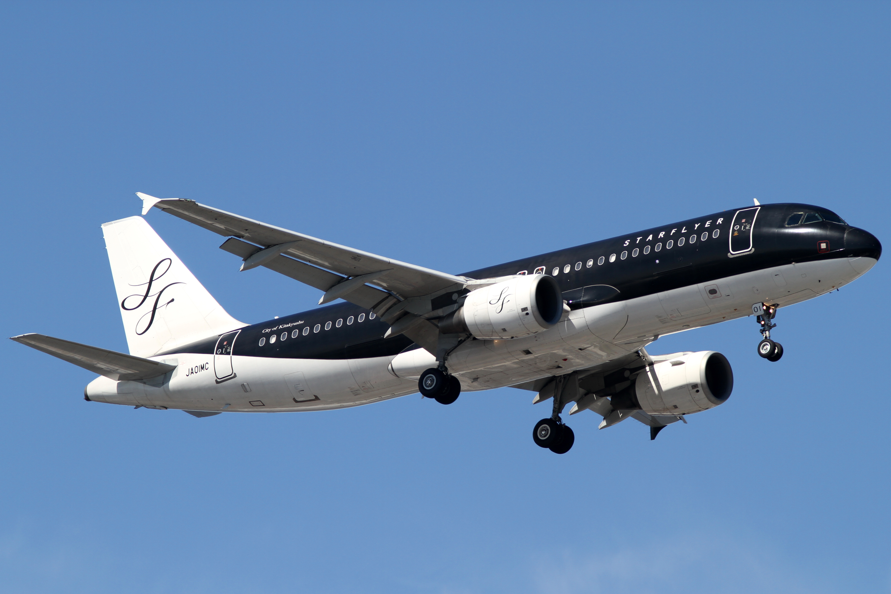 ファイル:Star Flyer A320-200(JA01MC) (5008509086).jpg - Wikipedia