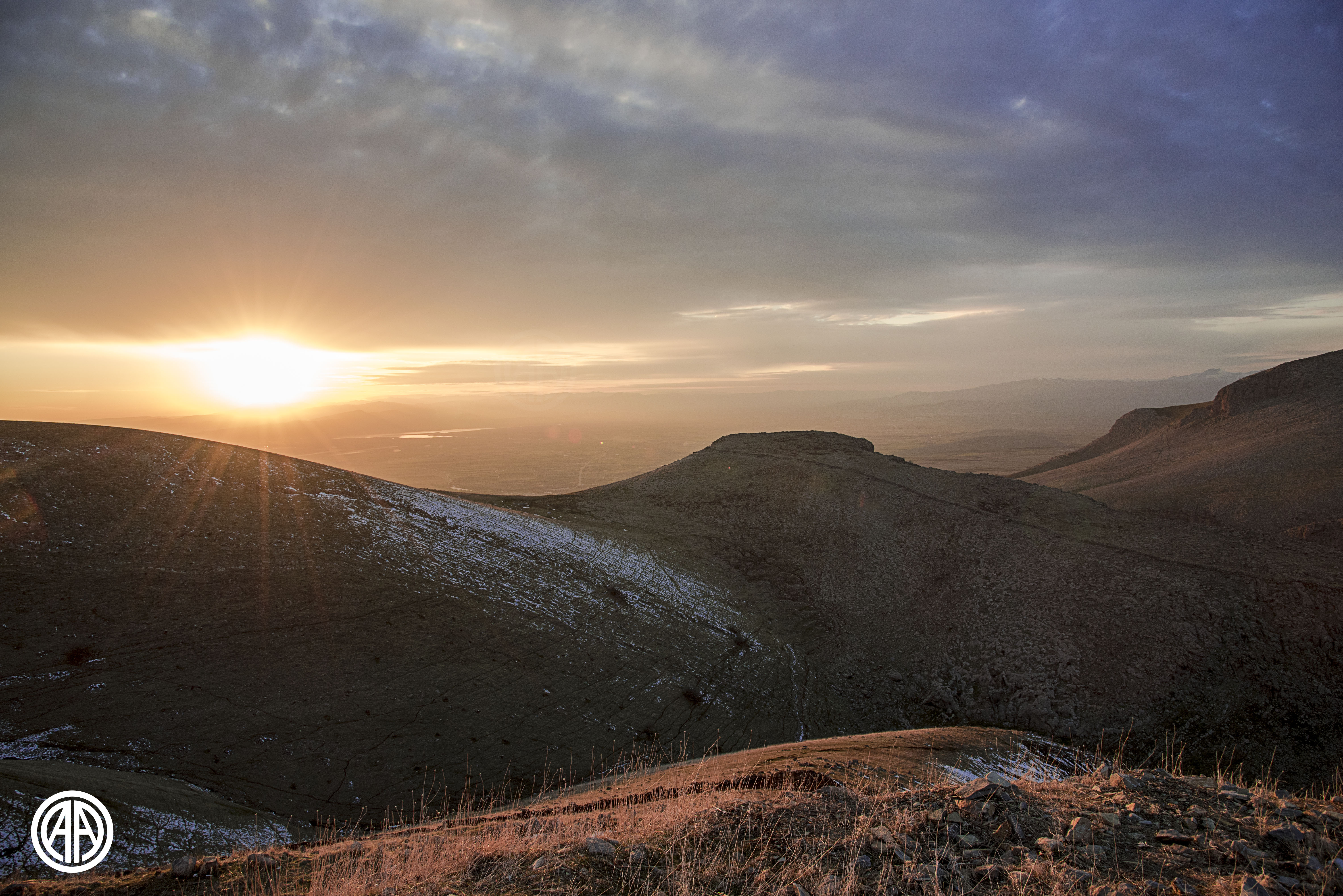 File:Sunset in north of iraq.jpg - Wikimedia Commons