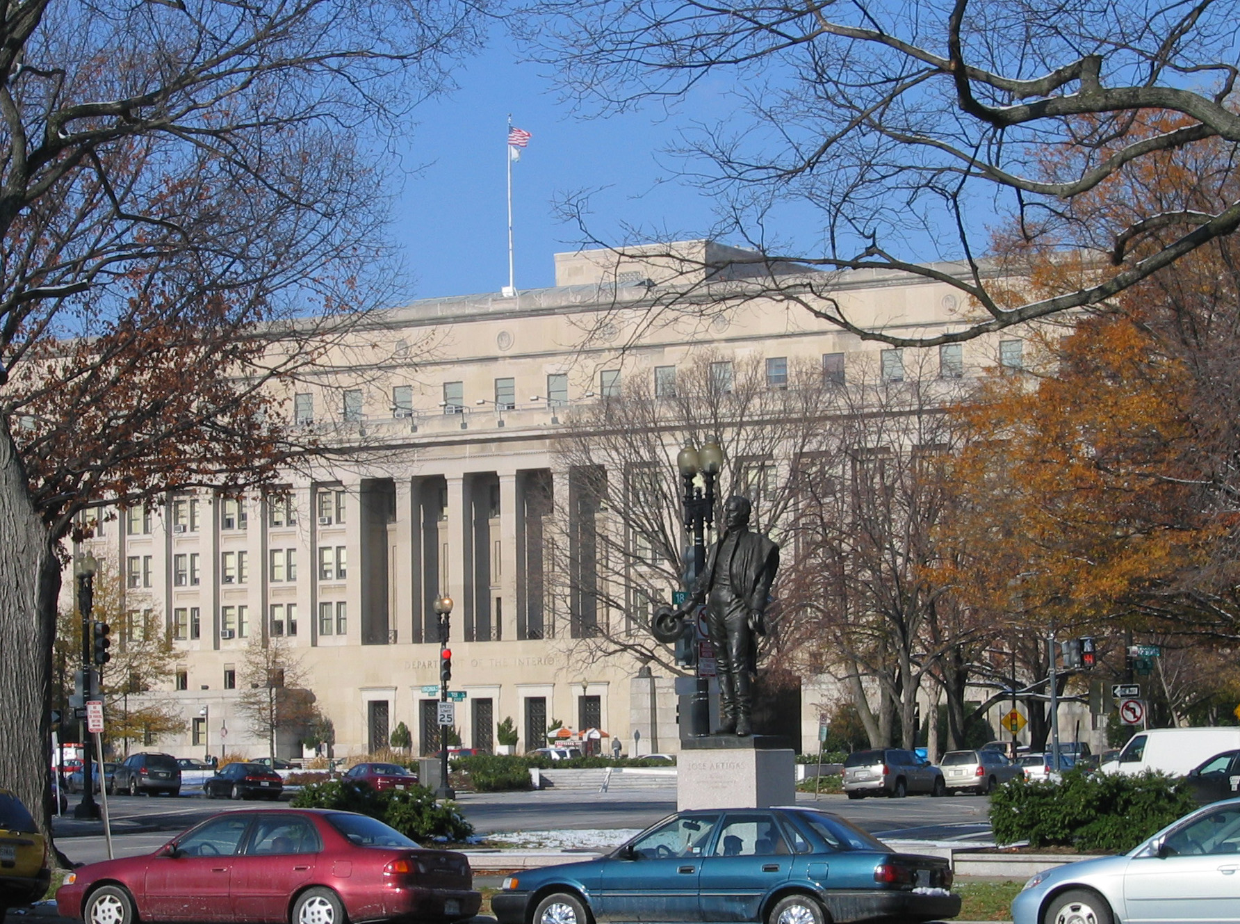 File:Us dept of interior building.jpg - Wikimedia Commons