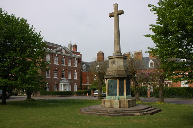 File:War Memorial, Gloucester - geograph.org.uk - 444008.jpg