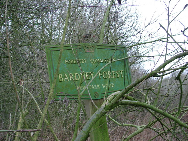 File:Welcome to New Park Wood - geograph.org.uk - 662207.jpg