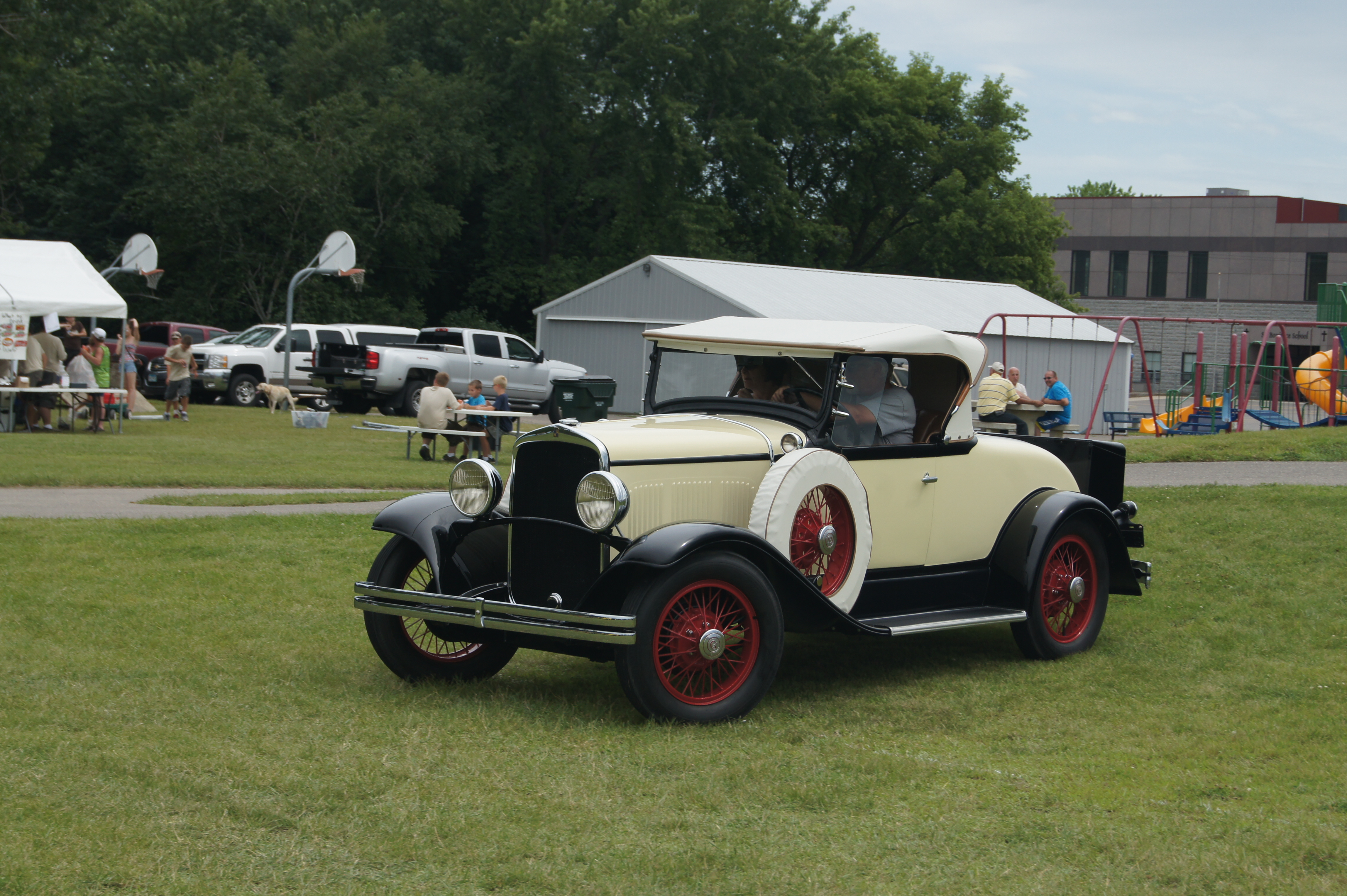 Автомобиль Золотая стрела 1929 г