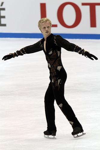 File:2010 NHK Trophy Men - Adrian SCHULTHEISS - 4667A.jpg