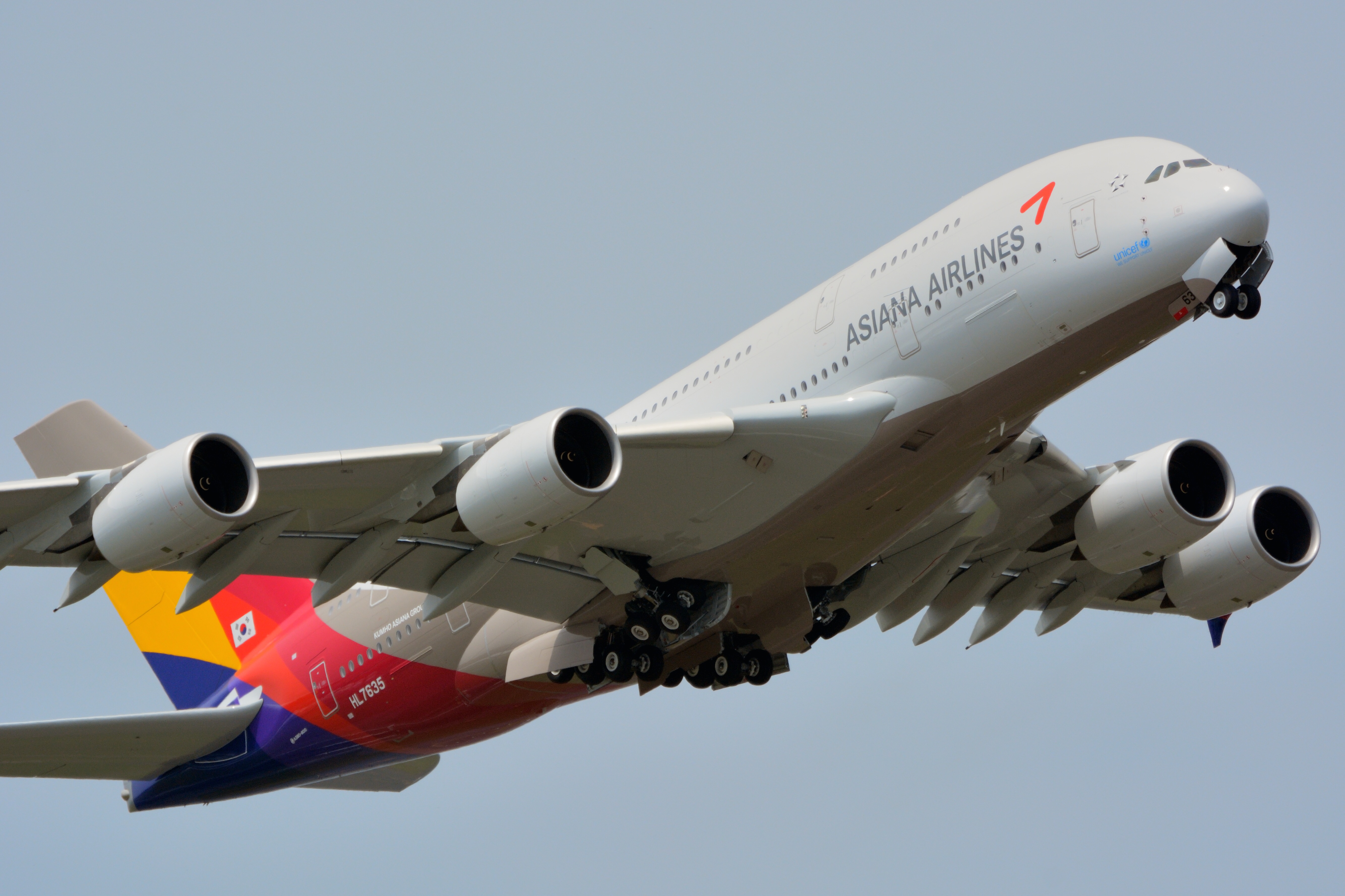 ファイル:Asiana Airlines, Airbus A380-800 HL7635 NRT (18795248805 