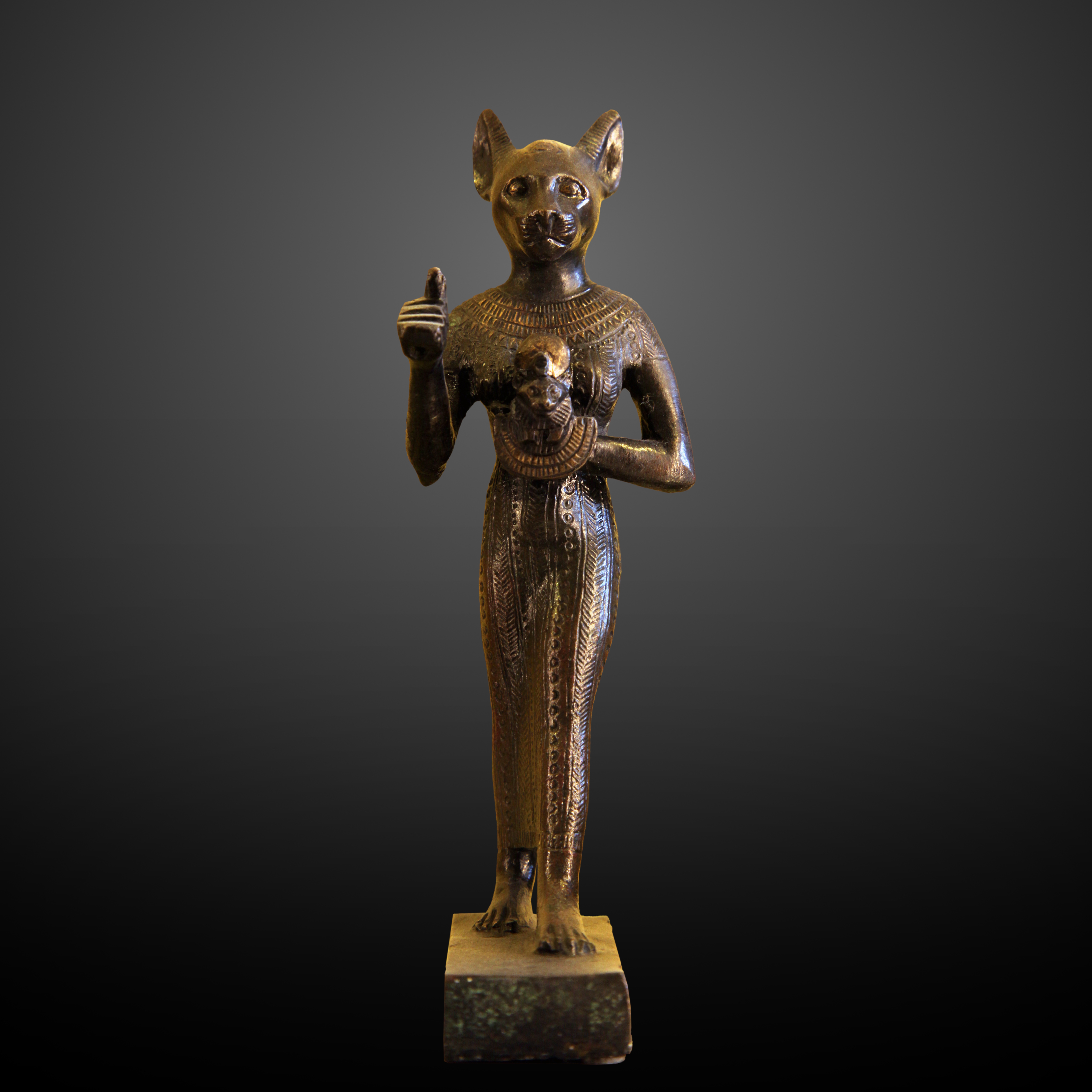 Баст дам. Бастет богиня. Бастет Египет. Статуя Бастет. Бастет богиня в афинском музее.