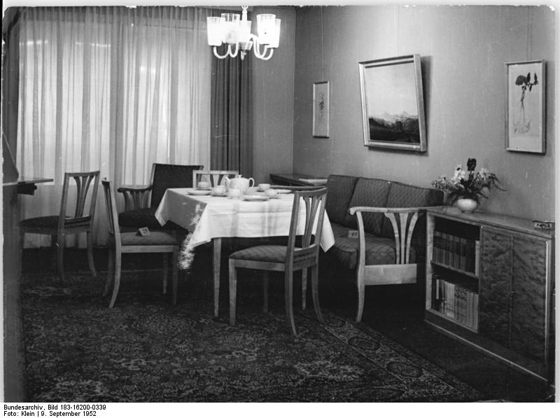 File:Bundesarchiv Bild 183-16200-0339, Leipzig, Messe, Musterwohnzimmer.jpg