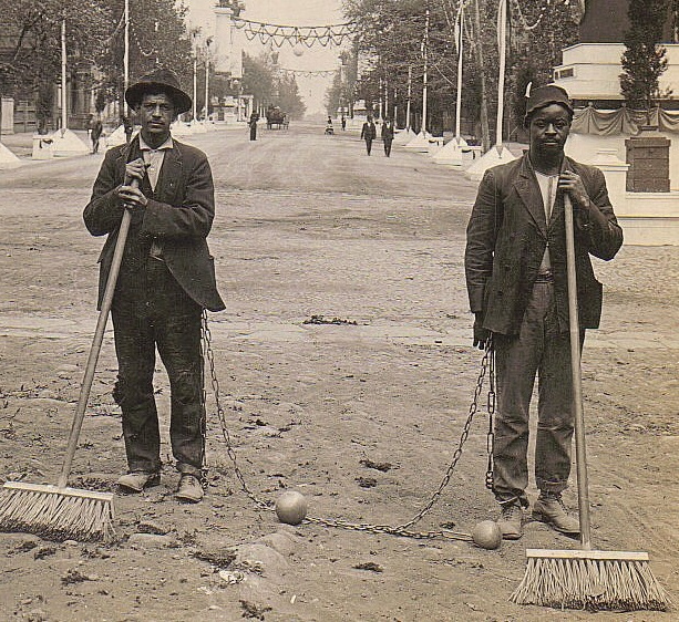 Chain_Gang_Street_Sweepers,_1909.jpg