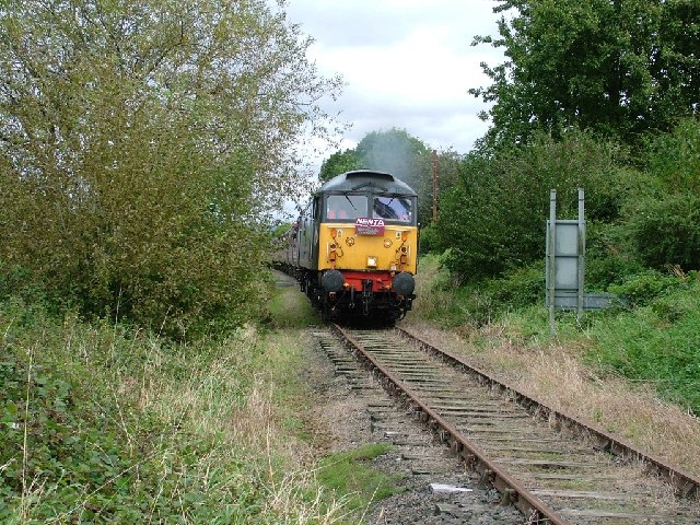 File:Charter train at Ainderby Steeple on the Wensleydale Railway on 25 September 2004.jpg