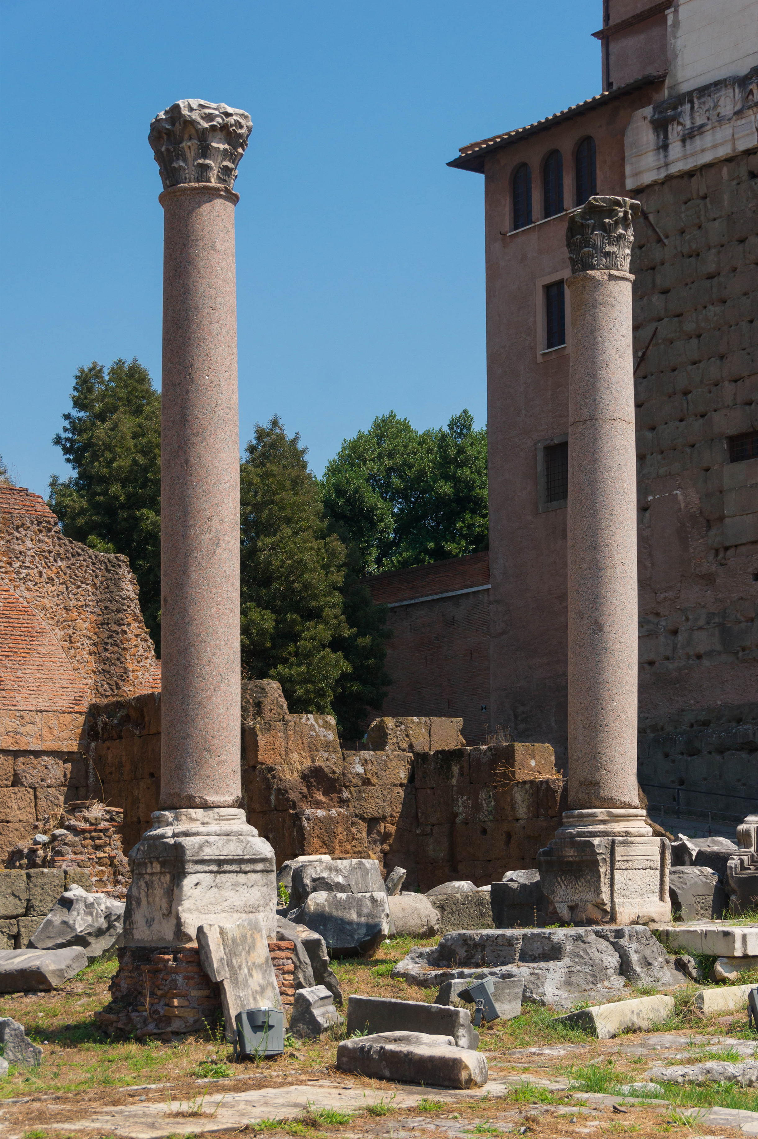File:Columns Basilica Aemilia Forum Romanum Rome.jpg ...