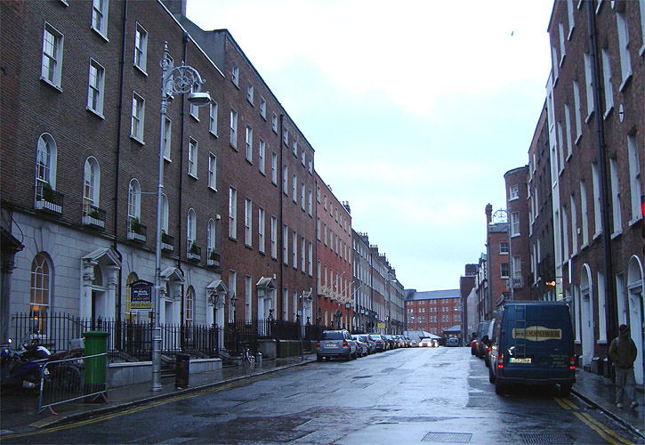 File:Ely Place, Dublin, Ireland.jpg