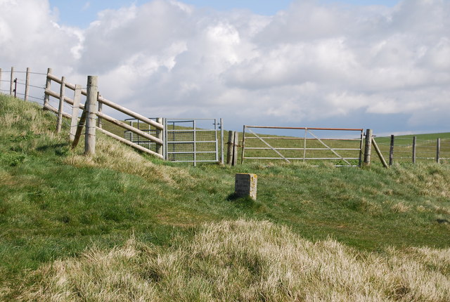 File:Footpath junction, East of White Nothe - geograph.org.uk - 763424.jpg