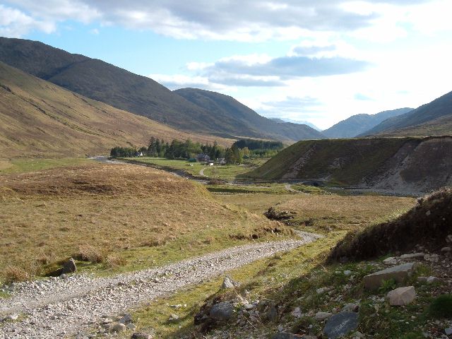 File:Glen Roy - geograph.org.uk - 347436.jpg