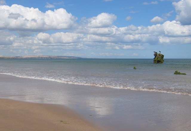 File:Goswick, Low Tide - geograph.org.uk - 211617.jpg